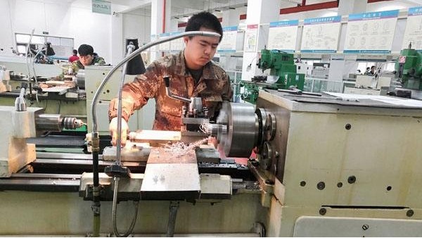 产学研结合，促进精密机械零件加工发展